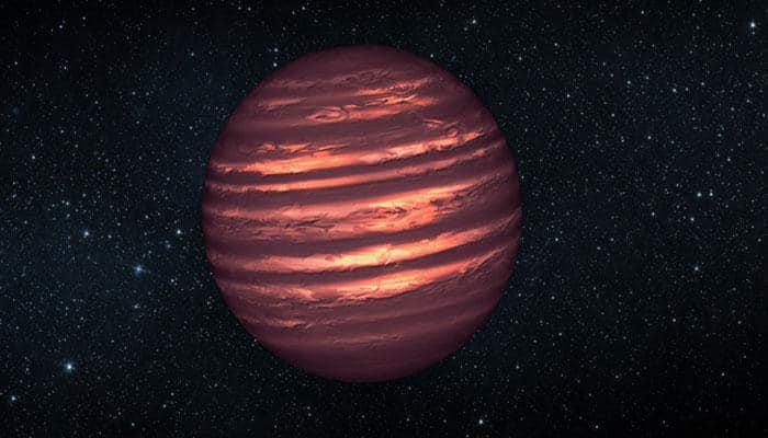 First traces of water clouds found outside our solar system