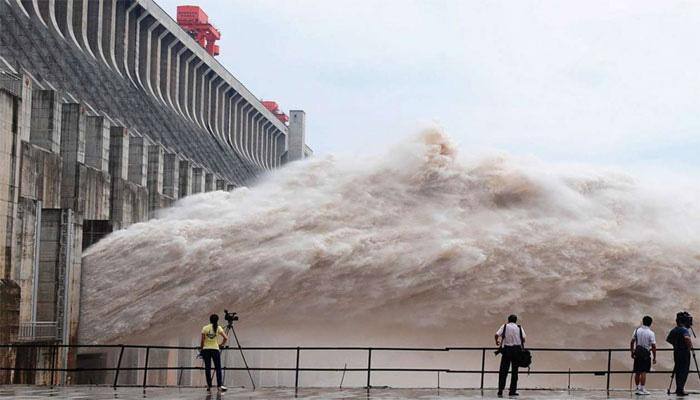 Storm left by super typhoon Nepartak hits China, disrupts transport