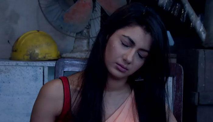 Watch: 'Kumkum Bhagya' Episode 616— Nikhil makes Pragya a hostage!
