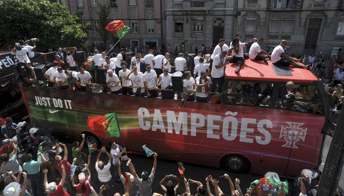 Hero&#039;s Welcome: Portugal unleashes national celebrations for Euro 2016 victors