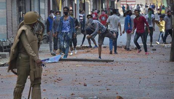 Kashmir remains on edge; death toll rises to 30, curfew continues