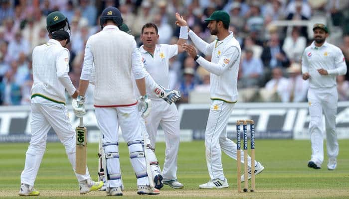 1st Test, Day 2: Yasir Shah&#039;s record five-wicket haul puts Pakistan on top against England