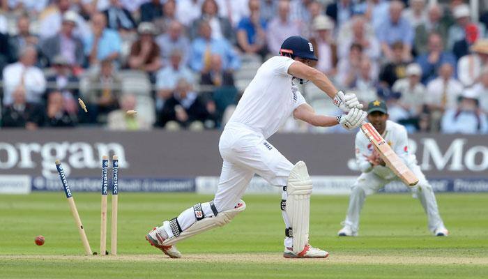 WATCH: England vs Pakistan - Mohammad Amir&#039;s first wicket after Test cricket comeback