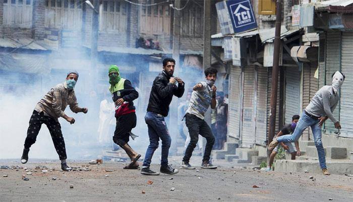 J&amp;K govt extends summer vacation in schools till July 24 in the wake of Kashmir protest