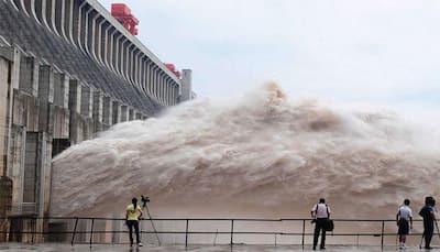 China raises storm alert level to yellow