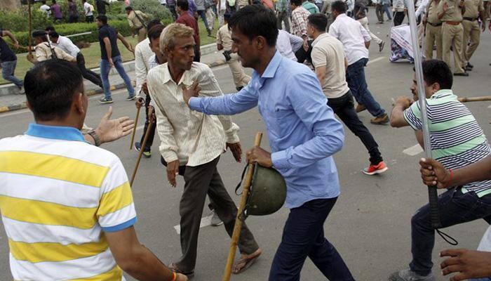 Una incident: Dalit youth commits suicide, cop killed as violence engulfs Gujarat's Saurashtra
