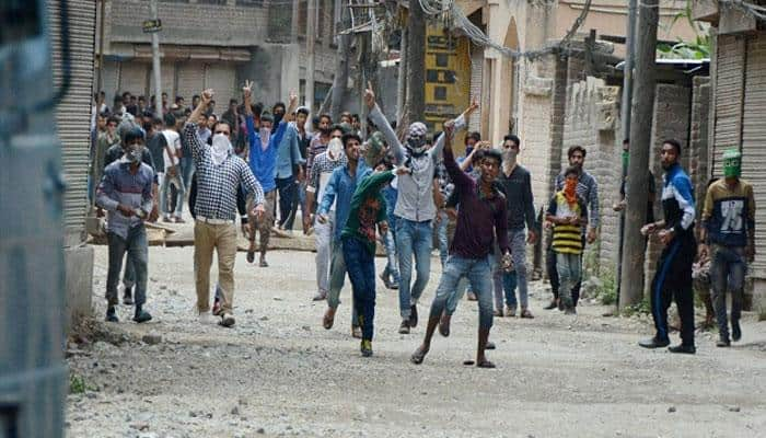 Burhan Wani protest: Separatists extend shutdown in Valley till July 25 as death toll reaches 44