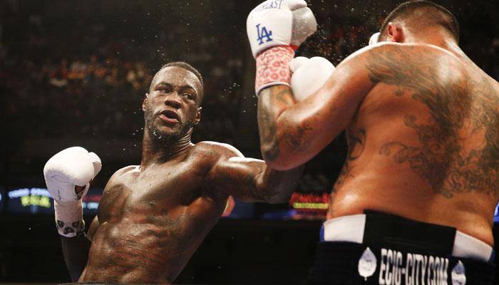 OUTRAGEOUS: Watch mid-fight dance during WBC heavyweight title bout