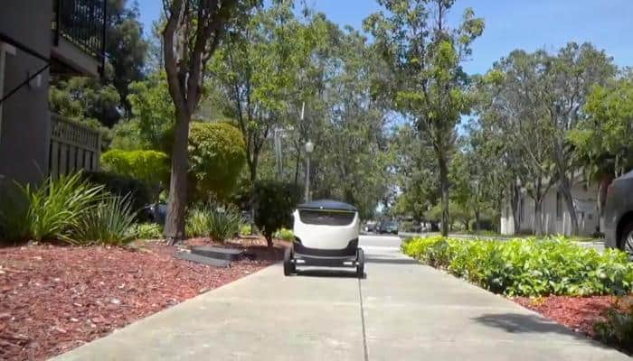 Wow! This self-driving robot can deliver food to your door (Watch)