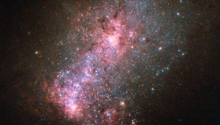 Hubble peers into the core of a starburst galaxy – See pic!