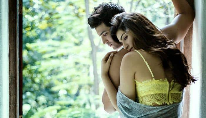 Photo alert! Birthday girl Kriti Sanon in Mauritius with Sushant Singh Rajput for last schedule of &#039;Raabta&#039;