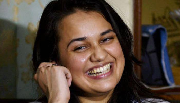 UPSC topper Tina Dabi's advice to girl students - Read