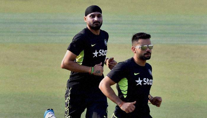 Here's how Harbhajan Singh's cricket buddies wished him on becoming a father