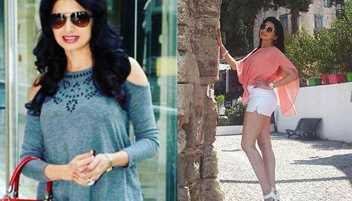 Surprise! Bhagyashree looks amazingly hot in these latest PICS