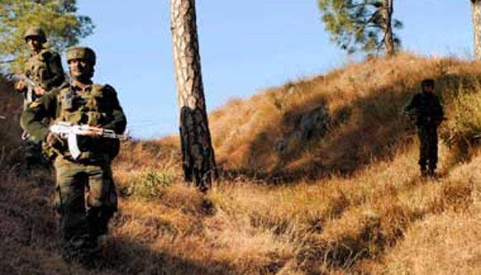 Army foils infiltration bid in J&amp;K's Kupwara, 2 militants, 2 soldiers killed