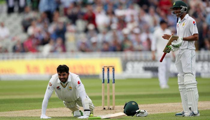 Century – Push Up – Repeat! Azhar Ali scores ton, does Push-up celebration against England - VIDEO