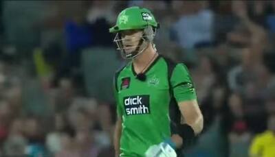 WATCH VIDEO! Kevin Pietersen hit an MS Dhoni-esque helicopter six in BBL