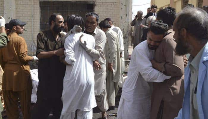 Suicide bomber kills at least 75 at  Quetta hospital; Pakistani Taliban faction claims responsibility