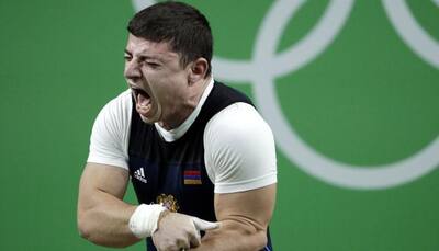 TOUGH BREAK! Armenian weightlifter horribly breaks elbow during 195Kg lift at Rio Olympic – VIDEO