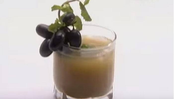 You must try 'Aam Ka Abshola' recipe by chef Sanjeev Kapoor at home! Watch video