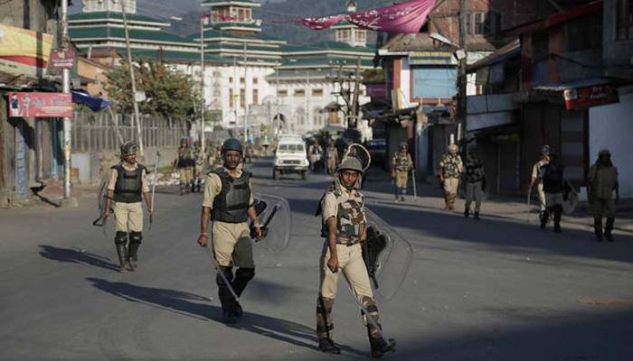 Militants kill policeman, civilian in Kashmir