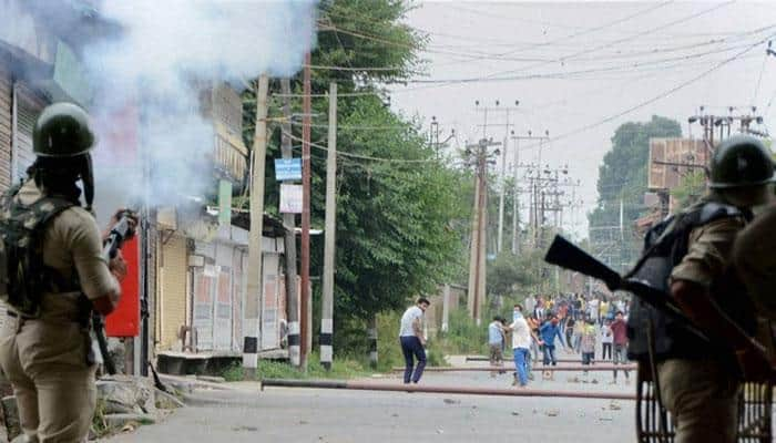 Curfew continues for 36th day in Kashmir, restrictions imposed in old Srinagar