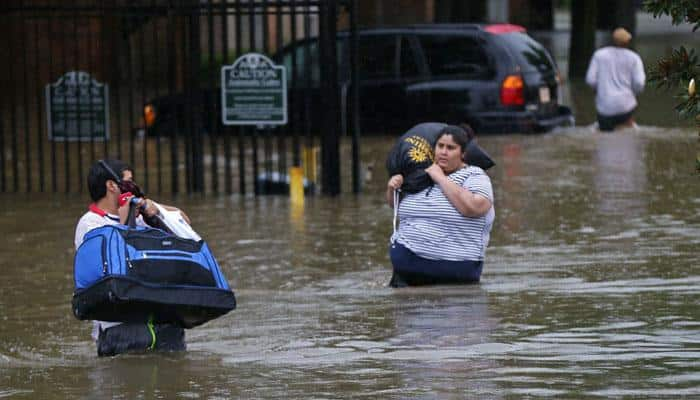 Heavy rains lashes China; 34 tourist destinations close, 7,000 people relocated