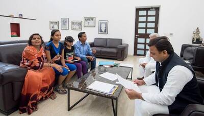 UP CM Akhilesh meets Bulandshahr sisters after their 'blood letter', assures speedy justice