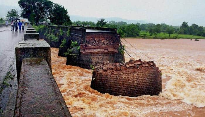 Mahad bridge collapse: Indian Navy locates another car with bodies trapped inside