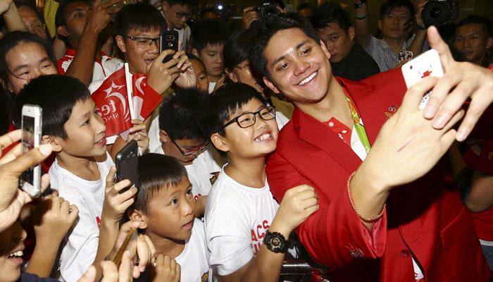 Rio Olympics: After stunning Michael Phelps, Joseph Schooling gets hero&#039;s welcome in Singapore
