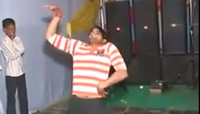 VIRAL Video: Extremely funny dance moves at Indian wedding ceremony – Must Watch