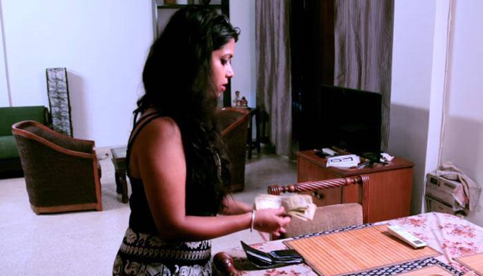 Oops! Watch what happens when daughter is caught stealing money from father's wallet