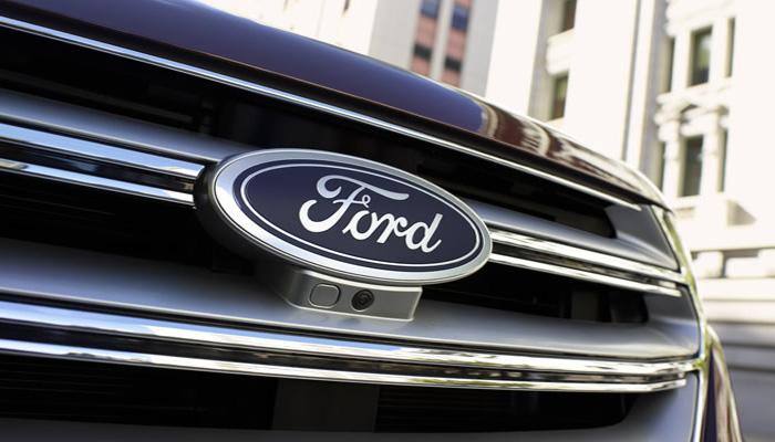 Ford boosts spending, doubles staff for self-driving cars