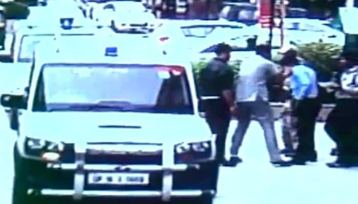 WATCH: Mahesh Sharma’s security officer thrashes guards in Ghaziabad - Details inside