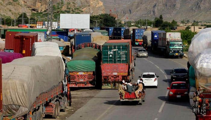 Pakistan shuts border after Afghans burn its national flag during protests