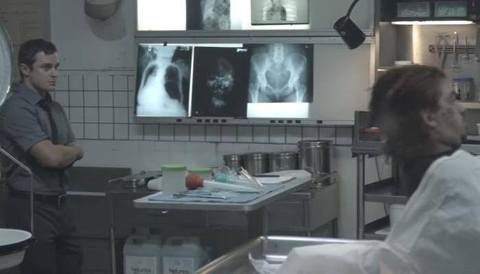Spooky morgue video: Man rises from dead as people walks into the room – MUST Watch