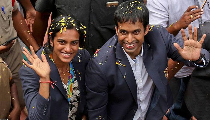 Rio medallist PV Sindhu arrives in Hyderabad