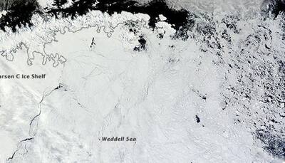 A massive rift is threatening Antarctic Larsen C ice shelf to collapse