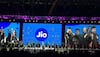 Jio does Apple, people throng Reliance Stores for free 4G test SIM