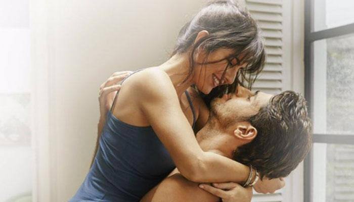 Katrina Kaif, Sidharth Malhotra&#039;s mushy love in &#039;Baar Baar Dekho&#039; new still is just so aww!