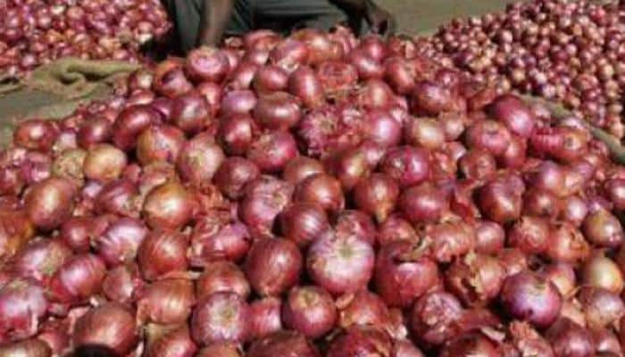 Nashik farmer gets 5 paise per kg for onions!