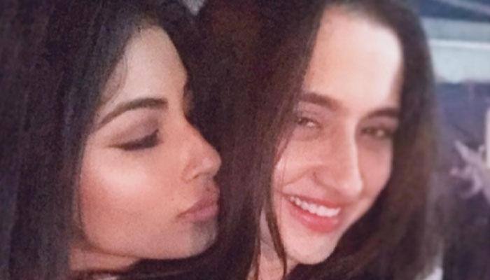 Watch: Mouni Roy, Sanjeeda Sheikh's crazy 'Afghan Jalebi' act will make your day!