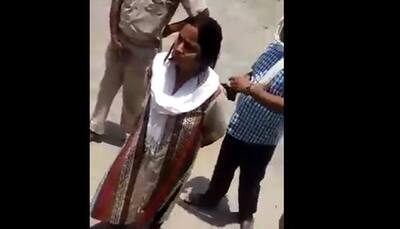OMG! UP politician calls traffic cop 'gunda' for doing his duty – WATCH Viral Video