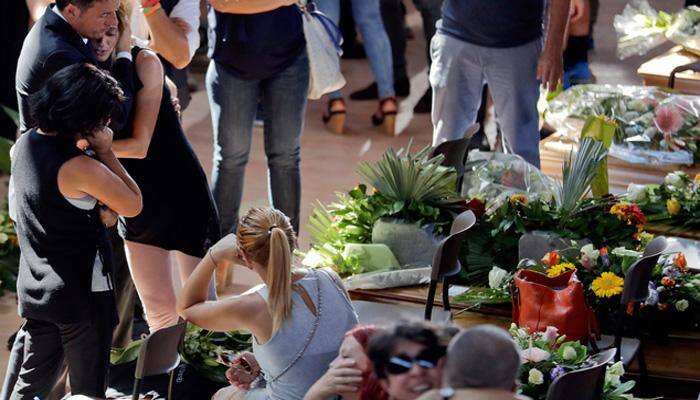 Flags at half mast as Italy mourns earthquake dead