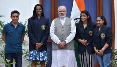 PM Modi hosts Rio medallists PV Sindhu, Sakshi Malik, national sports awardees