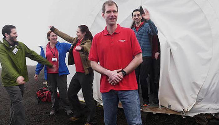 Six scientists end year-long Mars mission