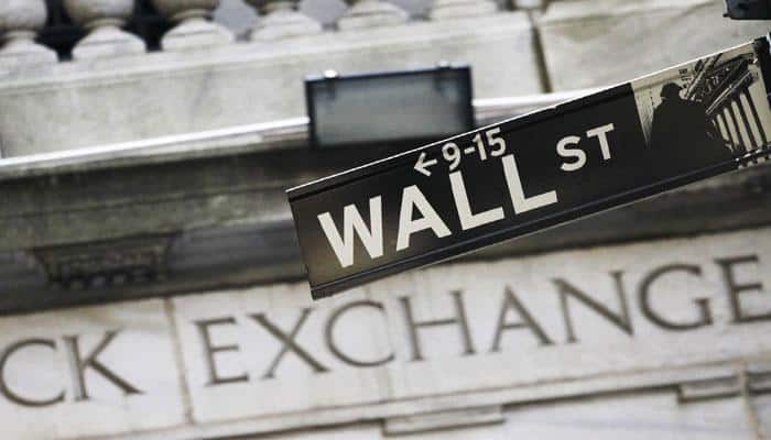 US consumer spending data boosts Wall Street shares 