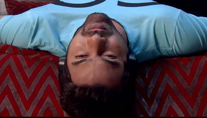 Watch: 'Kumkum Bhagya' Episode 655—Abhi is lost in Pragya's thoughts!