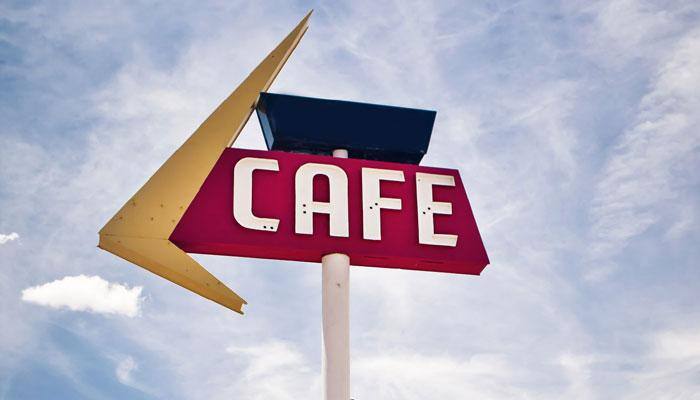 Roadside Cafe Street in Agra by the end of 2016