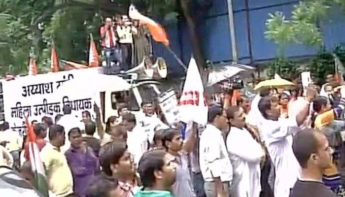 AAP &#039;sex CD&#039; case: BJP protests outside Arvind Kejriwal&#039;s residence on Sandeep Kumar issue